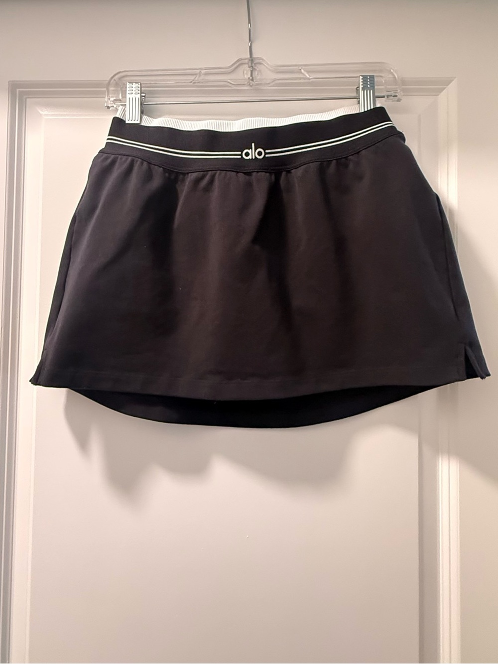 ALO Yoga Airbrush Better Together Tennis Skirt - Black/White